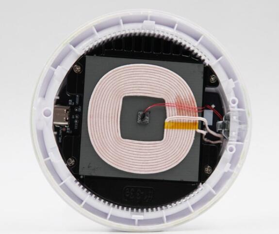 移動(dòng)電源細(xì)節(jié) 移動(dòng)電源細(xì)節(jié)